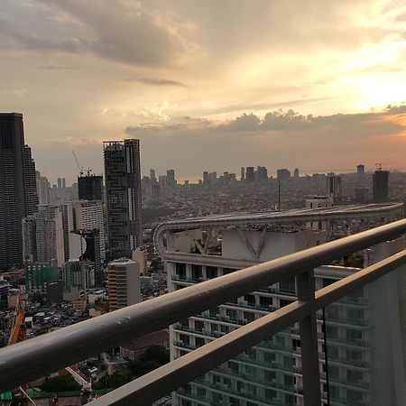 Modern Luxury Lower Penthouse Unit Manila Exterior photo