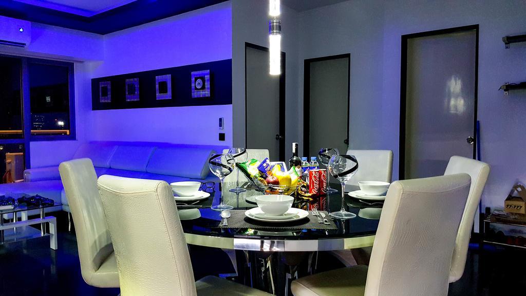 Modern Luxury Lower Penthouse Unit Manila Exterior photo