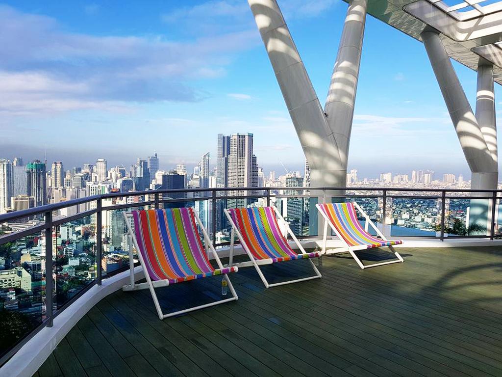 Modern Luxury Lower Penthouse Unit Manila Exterior photo