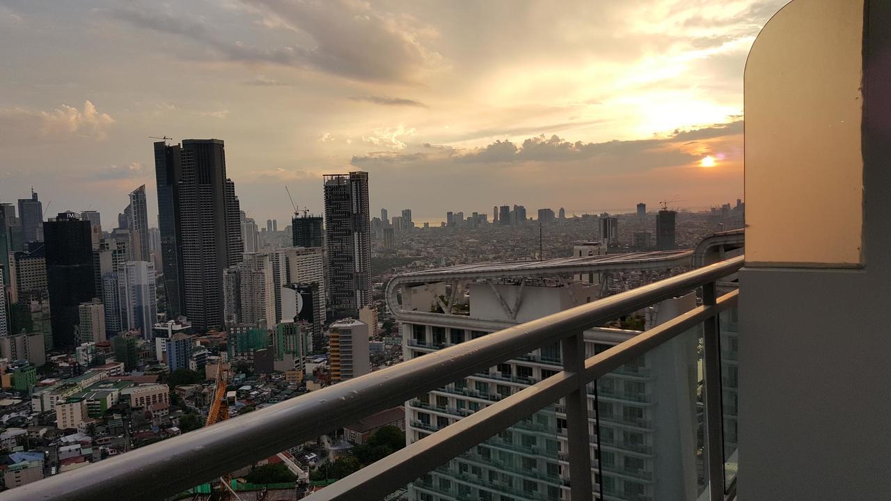 Modern Luxury Lower Penthouse Unit Manila Exterior photo